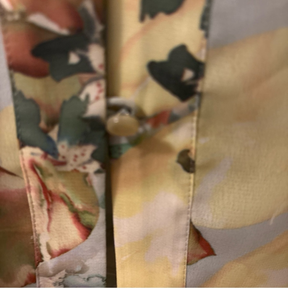 Coldwater Creek Semi Sheer-Lined Body-Green Floral Loop Button Blouse-L-Long Slv - Picture 4 of 5